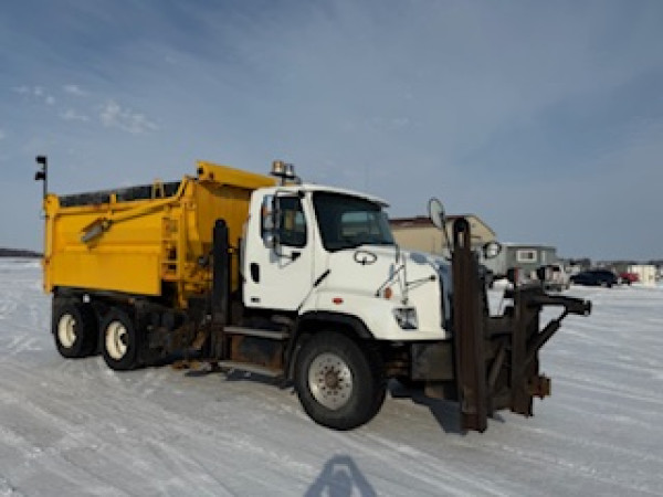 2015 Freightliner SD-114